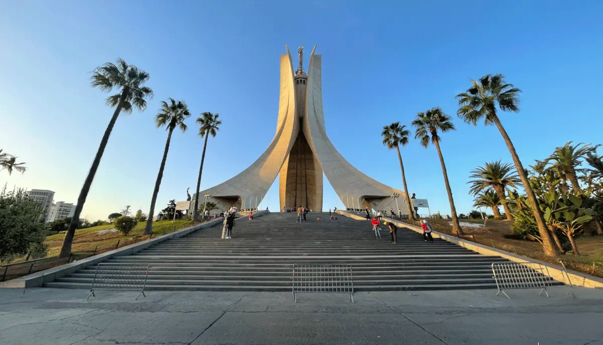 الجزائر